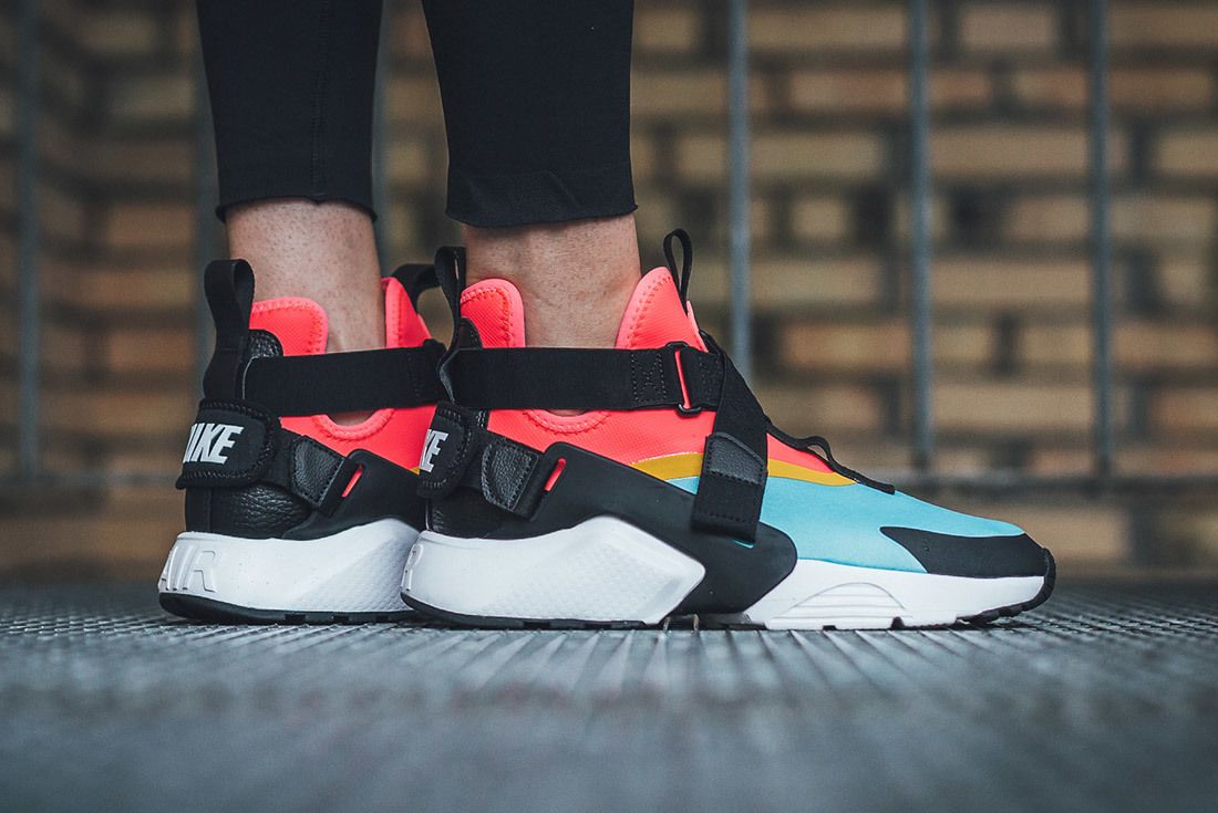 nike air versatile 2